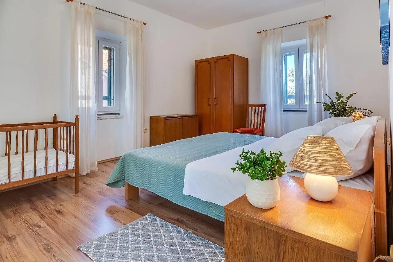 Holiday Home Nada - Peaceful Veli Rat