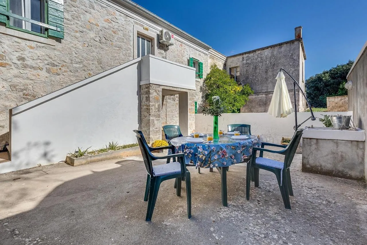 Holiday Home Nada - Peaceful Veli Rat Croatia